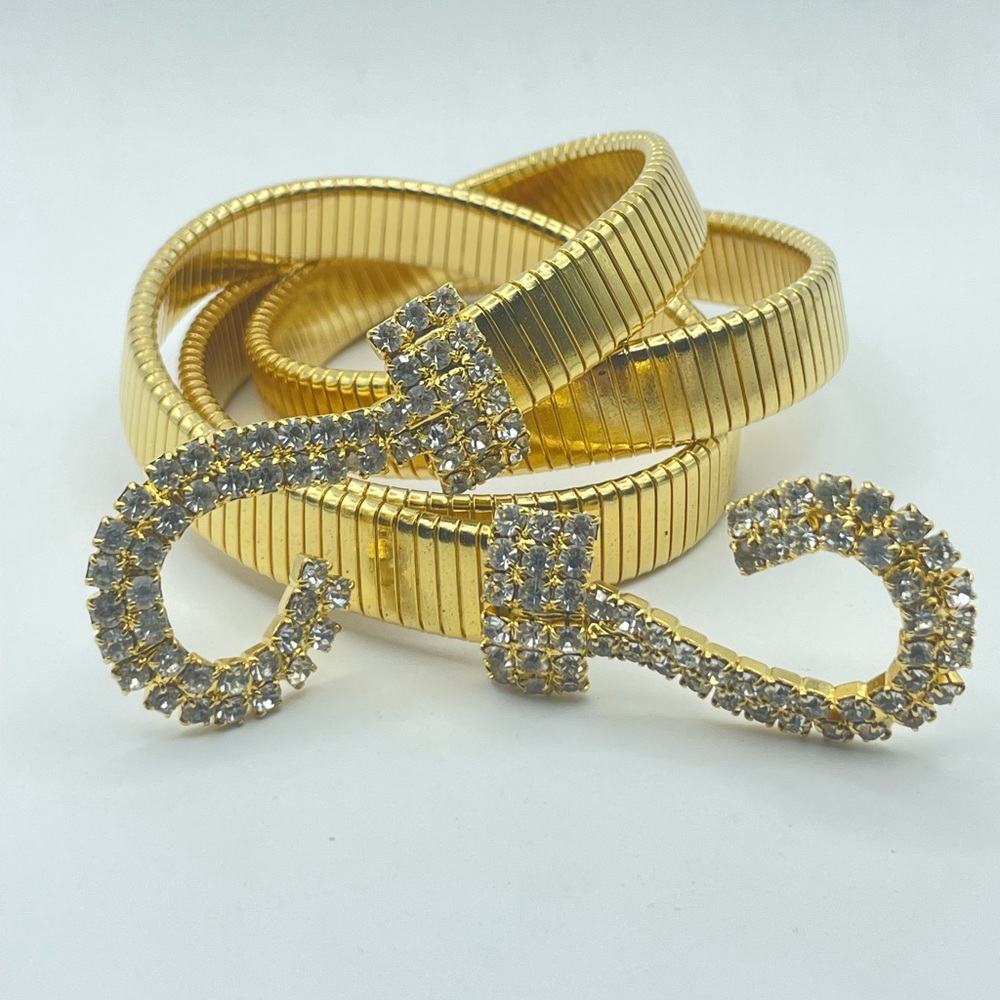 VNTG Rhinestone and Gold Tone stretch Belt 28” with out stretch.